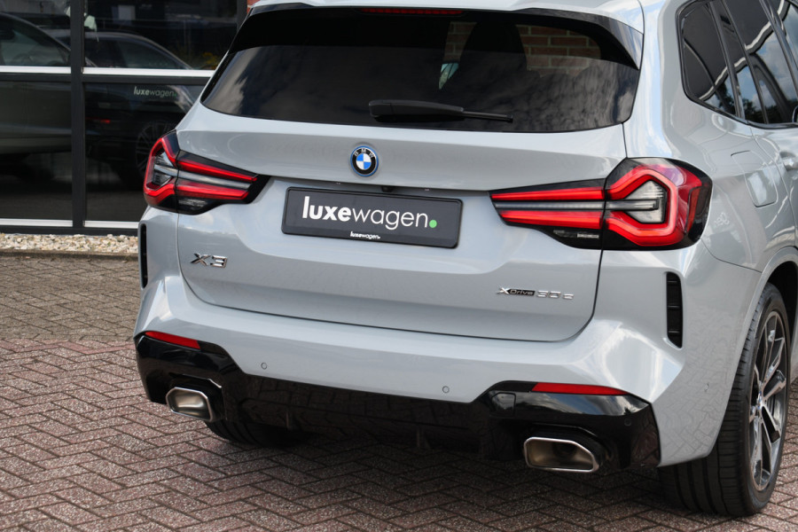 BMW X3 xDrive30e M-Sport Pano ACC M-zetels H/K HUD Brooklyngrau