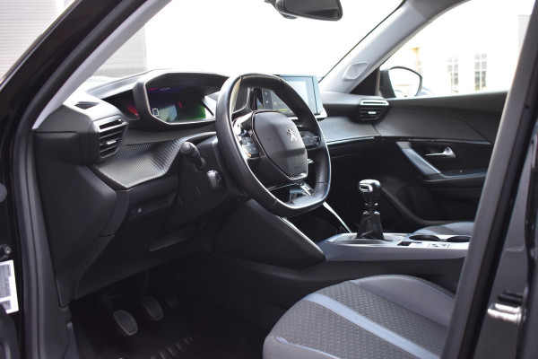 Peugeot 2008 1.2 PureTech 130PK Allure Pack | Carplay | Trekhaak | Adapt. Cruise. | Incl garantie
