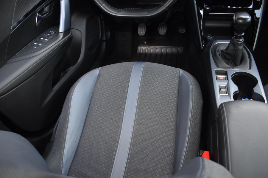 Peugeot 2008 1.2 PureTech 130PK Allure Pack | Carplay | Trekhaak | Adapt. Cruise. | Incl garantie