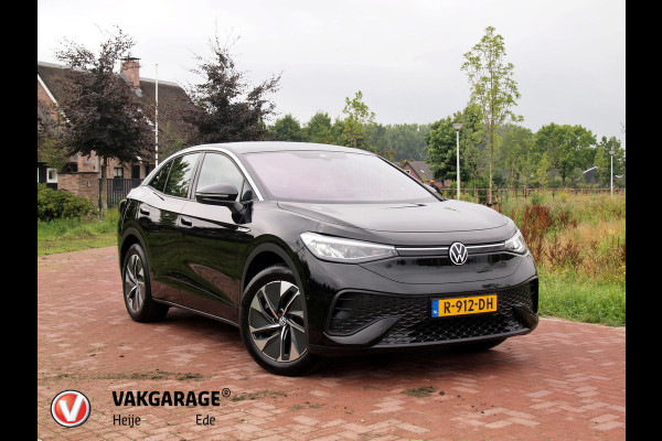 Volkswagen ID.5 Pro 77 kWh | Trekhaak | Camera | Apple Carplay | Warmtepomp | Sfeerverlichting | NL-Auto |