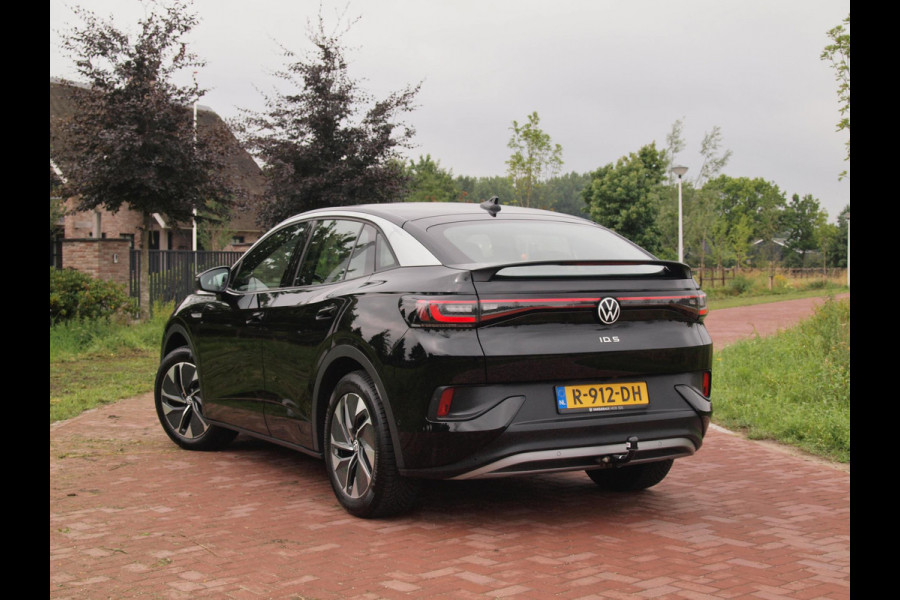 Volkswagen ID.5 Pro 77 kWh | Trekhaak | Camera | Apple Carplay | Warmtepomp | Sfeerverlichting | NL-Auto |
