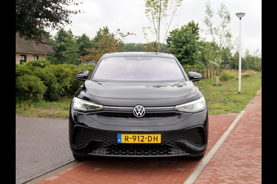 Volkswagen ID.5 Pro 77 kWh | Trekhaak | Camera | Apple Carplay | Warmtepomp | Sfeerverlichting | NL-Auto |