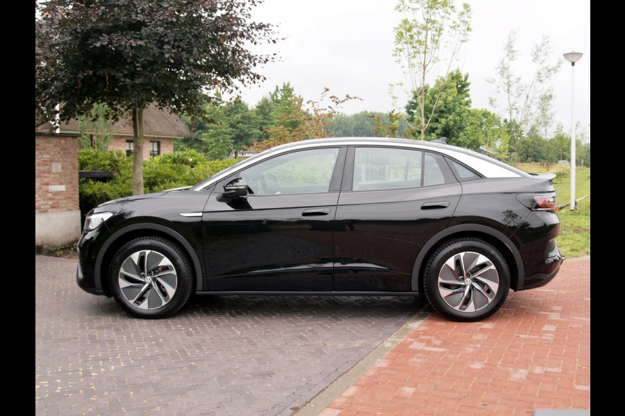 Volkswagen ID.5 Pro 77 kWh | Trekhaak | Camera | Apple Carplay | Warmtepomp | Sfeerverlichting | NL-Auto |
