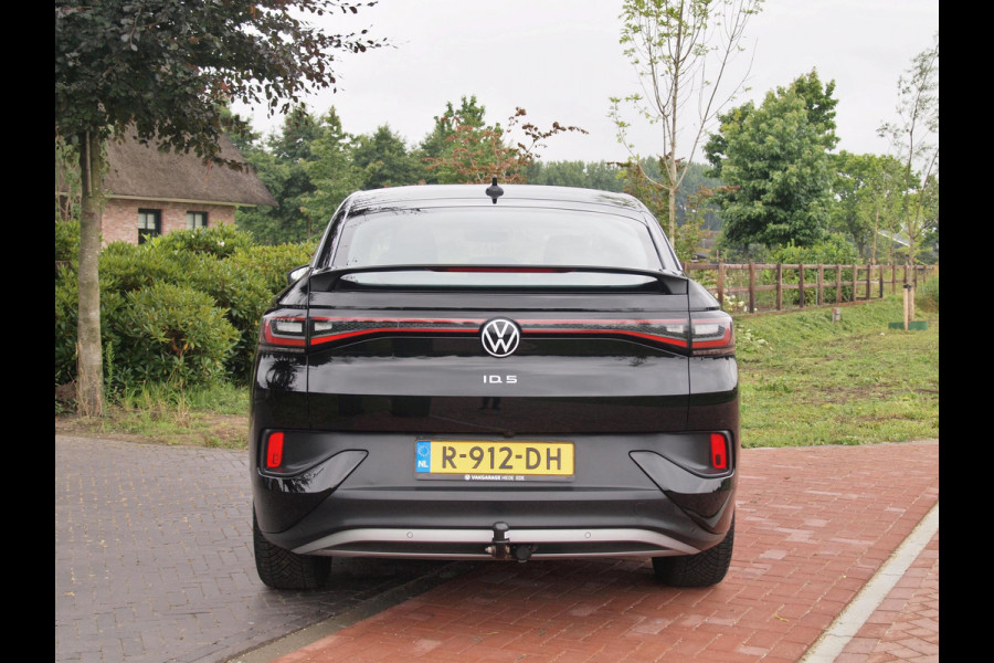 Volkswagen ID.5 Pro 77 kWh | Trekhaak | Camera | Apple Carplay | Warmtepomp | Sfeerverlichting | NL-Auto |