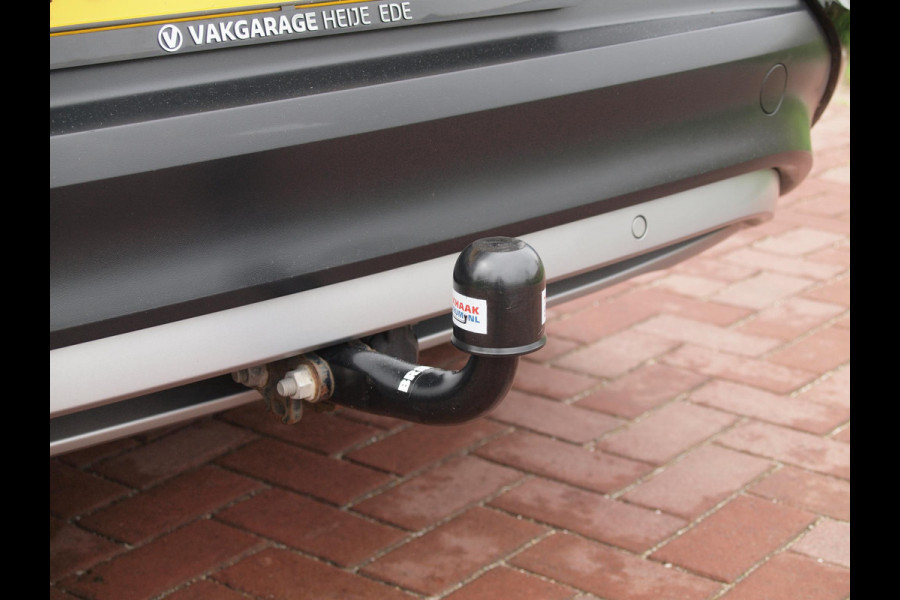 Volkswagen ID.5 Pro 77 kWh | Trekhaak | Camera | Apple Carplay | Warmtepomp | Sfeerverlichting | NL-Auto |