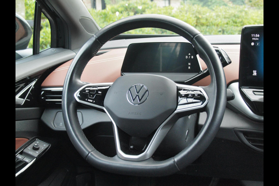 Volkswagen ID.5 Pro 77 kWh | Trekhaak | Camera | Apple Carplay | Warmtepomp | Sfeerverlichting | NL-Auto |
