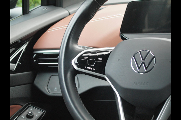 Volkswagen ID.5 Pro 77 kWh | Trekhaak | Camera | Apple Carplay | Warmtepomp | Sfeerverlichting | NL-Auto |