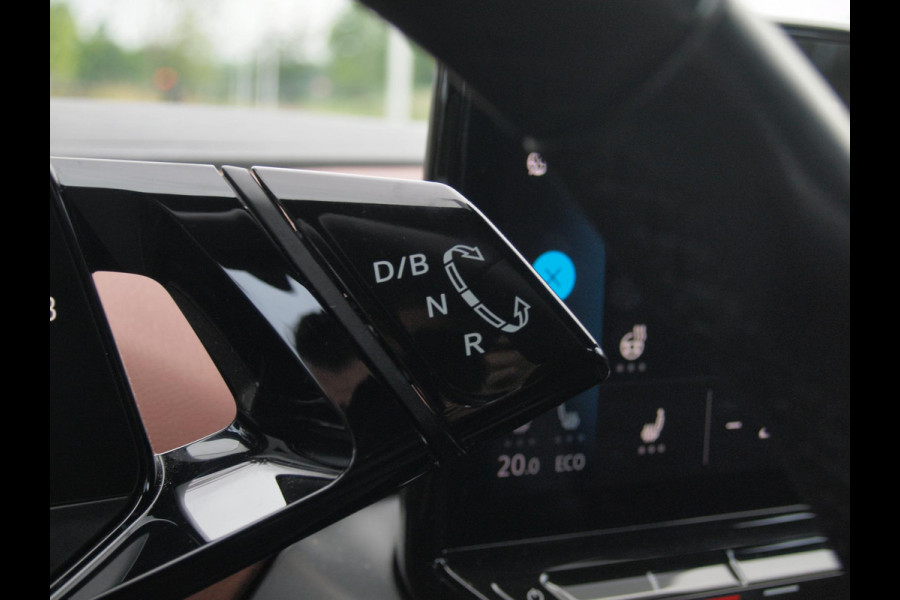 Volkswagen ID.5 Pro 77 kWh | Trekhaak | Camera | Apple Carplay | Warmtepomp | Sfeerverlichting | NL-Auto |