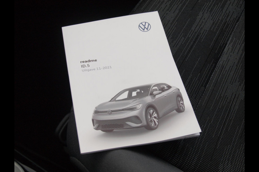 Volkswagen ID.5 Pro 77 kWh | Trekhaak | Camera | Apple Carplay | Warmtepomp | Sfeerverlichting | NL-Auto |