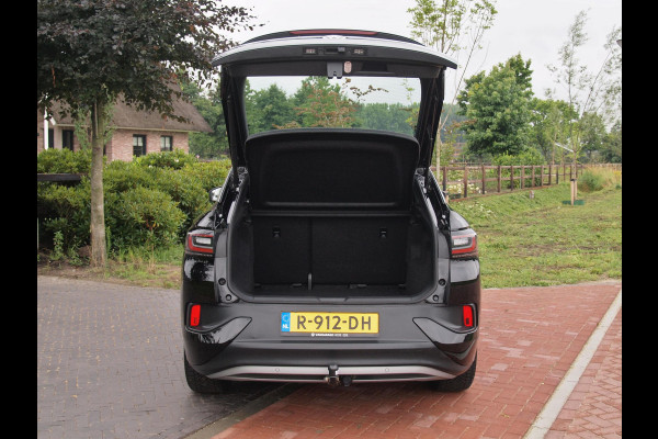 Volkswagen ID.5 Pro 77 kWh | Trekhaak | Camera | Apple Carplay | Warmtepomp | Sfeerverlichting | NL-Auto |