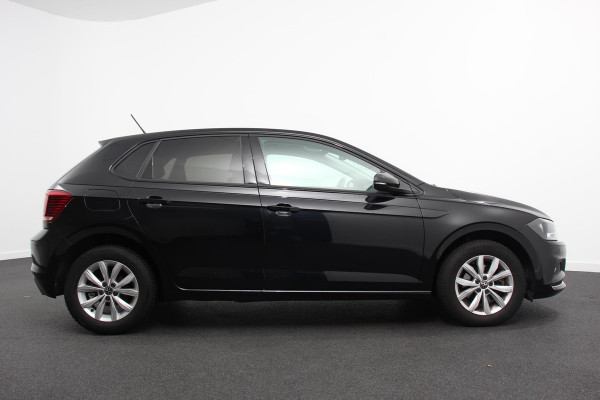 Volkswagen Polo 1.0 TSI 110pk DSG Highline 110 Pk | Navigatie | Apple Carplay / Android Auto | Adaptive Cruise Control | Parkeersensoren Voor + Achter | LED | Stoelverwarming | Privacy Glass |