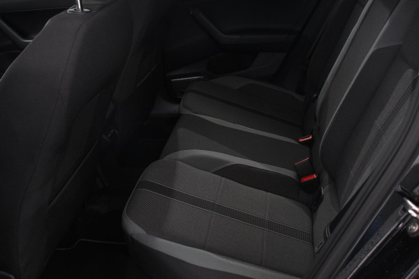 Volkswagen Polo 1.0 TSI 110pk DSG Highline 110 Pk | Navigatie | Apple Carplay / Android Auto | Adaptive Cruise Control | Parkeersensoren Voor + Achter | LED | Stoelverwarming | Privacy Glass |