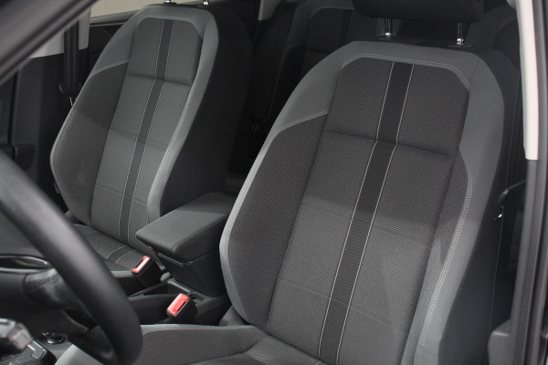 Volkswagen Polo 1.0 TSI 110pk DSG Highline 110 Pk | Navigatie | Apple Carplay / Android Auto | Adaptive Cruise Control | Parkeersensoren Voor + Achter | LED | Stoelverwarming | Privacy Glass |