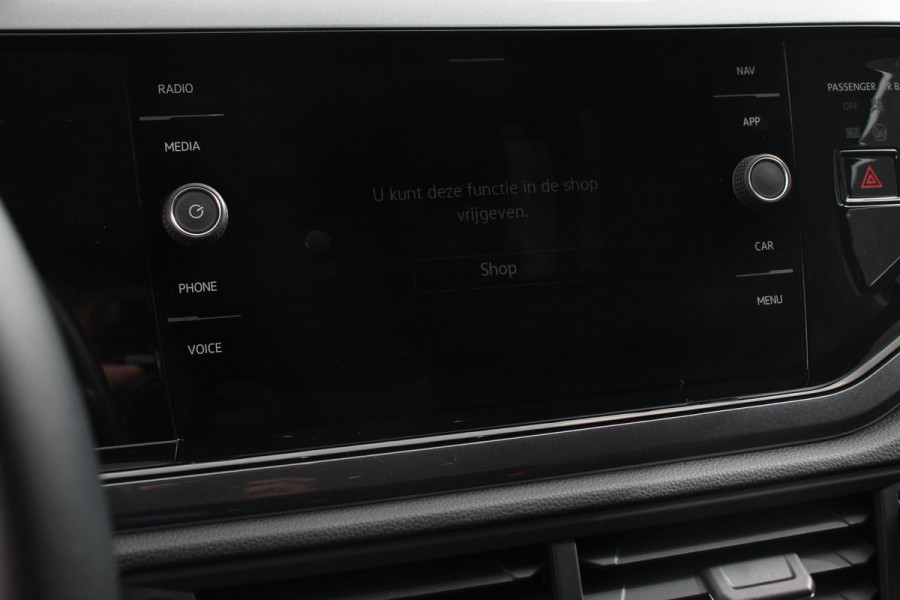 Volkswagen Polo 1.0 TSI 110pk DSG Highline 110 Pk | Navigatie | Apple Carplay / Android Auto | Adaptive Cruise Control | Parkeersensoren Voor + Achter | LED | Stoelverwarming | Privacy Glass |