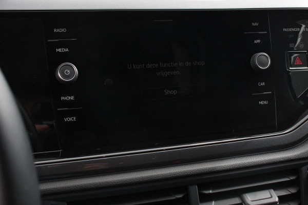 Volkswagen Polo 1.0 TSI 110pk DSG Highline 110 Pk | Navigatie | Apple Carplay / Android Auto | Adaptive Cruise Control | Parkeersensoren Voor + Achter | LED | Stoelverwarming | Privacy Glass |