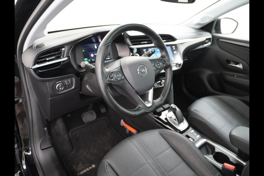 Opel CORSA-E Innovation 50kWh Pano-dak Leer 360°Camera Navi PDC-a+v Opel-Connect Apple Carplay Android Auto Stoelverwarming Ecc Stuurverwarmi Lmv Sensor dodehoek Visio park 1 Keyless Verkeersbord detectie Connected services Dealeronderhouden 1e Eigenaar Origineel Nederlandse Auto € 38.000 nieuw! Accugarantie tot 12-8-2028/160.000km