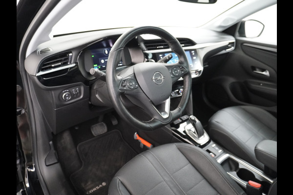 Opel CORSA-E Innovation 50kWh Pano-dak Leer 360°Camera Navi PDC-a+v Opel-Connect Apple Carplay Android Auto Stoelverwarming Ecc Stuurverwarmi Lmv Sensor dodehoek Visio park 1 Keyless Verkeersbord detectie Connected services Dealeronderhouden 1e Eigenaar Origineel Nederlandse Auto € 38.000 nieuw! Accugarantie tot 12-8-2028/160.000km