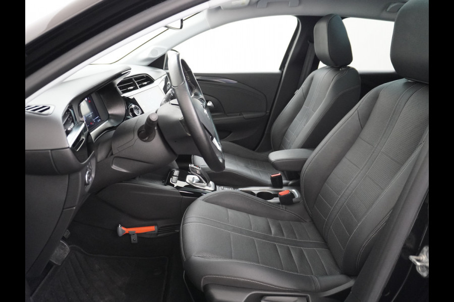 Opel CORSA-E Innovation 50kWh Pano-dak Leer 360°Camera Navi PDC-a+v Opel-Connect Apple Carplay Android Auto Stoelverwarming Ecc Stuurverwarmi Lmv Sensor dodehoek Visio park 1 Keyless Verkeersbord detectie Connected services Dealeronderhouden 1e Eigenaar Origineel Nederlandse Auto € 38.000 nieuw! Accugarantie tot 12-8-2028/160.000km