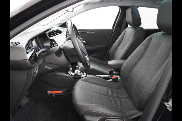 Opel CORSA-E Innovation 50kWh Pano-dak Leer 360°Camera Navi PDC-a+v Opel-Connect Apple Carplay Android Auto Stoelverwarming Ecc Stuurverwarmi Lmv Sensor dodehoek Visio park 1 Keyless Verkeersbord detectie Connected services Dealeronderhouden 1e Eigenaar Origineel Nederlandse Auto € 38.000 nieuw! Accugarantie tot 12-8-2028/160.000km