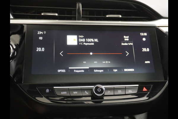 Opel CORSA-E Innovation 50kWh Pano-dak Leer 360°Camera Navi PDC-a+v Opel-Connect Apple Carplay Android Auto Stoelverwarming Ecc Stuurverwarmi Lmv Sensor dodehoek Visio park 1 Keyless Verkeersbord detectie Connected services Dealeronderhouden 1e Eigenaar Origineel Nederlandse Auto € 38.000 nieuw! Accugarantie tot 12-8-2028/160.000km
