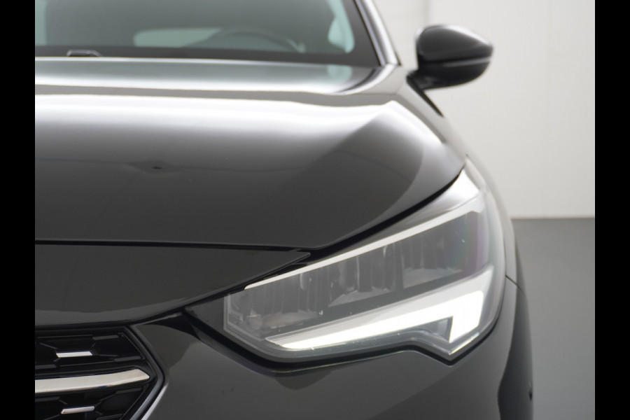 Opel CORSA-E Innovation 50kWh Pano-dak Leer 360°Camera Navi PDC-a+v Opel-Connect Apple Carplay Android Auto Stoelverwarming Ecc Stuurverwarmi Lmv Sensor dodehoek Visio park 1 Keyless Verkeersbord detectie Connected services Dealeronderhouden 1e Eigenaar Origineel Nederlandse Auto € 38.000 nieuw! Accugarantie tot 12-8-2028/160.000km