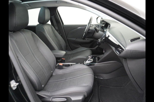 Opel CORSA-E Innovation 50kWh Pano-dak Leer 360°Camera Navi PDC-a+v Opel-Connect Apple Carplay Android Auto Stoelverwarming Ecc Stuurverwarmi Lmv Sensor dodehoek Visio park 1 Keyless Verkeersbord detectie Connected services Dealeronderhouden 1e Eigenaar Origineel Nederlandse Auto € 38.000 nieuw! Accugarantie tot 12-8-2028/160.000km