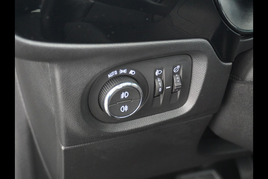 Opel CORSA-E Innovation 50kWh Pano-dak Leer 360°Camera Navi PDC-a+v Opel-Connect Apple Carplay Android Auto Stoelverwarming Ecc Stuurverwarmi Lmv Sensor dodehoek Visio park 1 Keyless Verkeersbord detectie Connected services Dealeronderhouden 1e Eigenaar Origineel Nederlandse Auto € 38.000 nieuw! Accugarantie tot 12-8-2028/160.000km