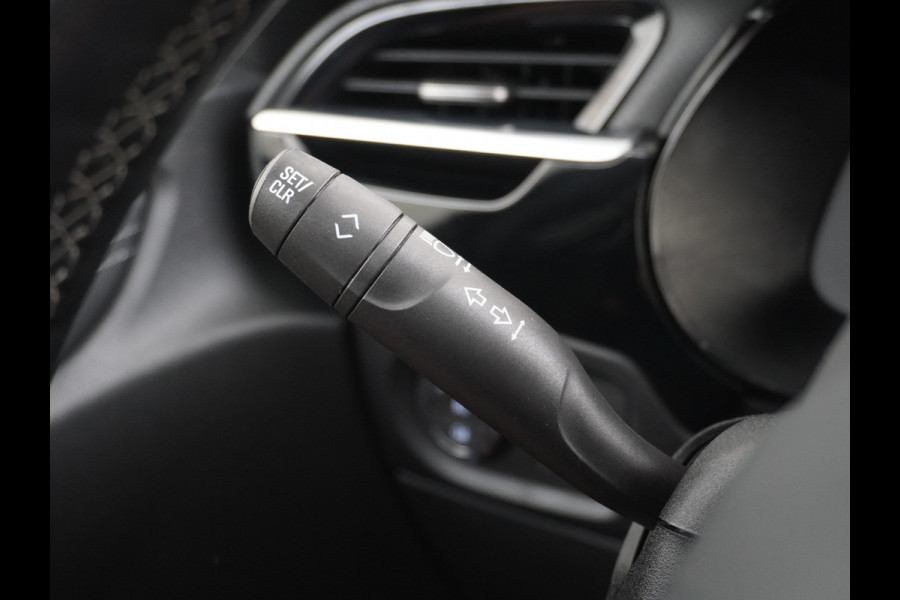 Opel CORSA-E Innovation 50kWh Pano-dak Leer 360°Camera Navi PDC-a+v Opel-Connect Apple Carplay Android Auto Stoelverwarming Ecc Stuurverwarmi Lmv Sensor dodehoek Visio park 1 Keyless Verkeersbord detectie Connected services Dealeronderhouden 1e Eigenaar Origineel Nederlandse Auto € 38.000 nieuw! Accugarantie tot 12-8-2028/160.000km