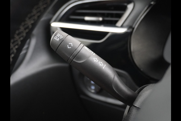 Opel CORSA-E Innovation 50kWh Pano-dak Leer 360°Camera Navi PDC-a+v Opel-Connect Apple Carplay Android Auto Stoelverwarming Ecc Stuurverwarmi Lmv Sensor dodehoek Visio park 1 Keyless Verkeersbord detectie Connected services Dealeronderhouden 1e Eigenaar Origineel Nederlandse Auto € 38.000 nieuw! Accugarantie tot 12-8-2028/160.000km