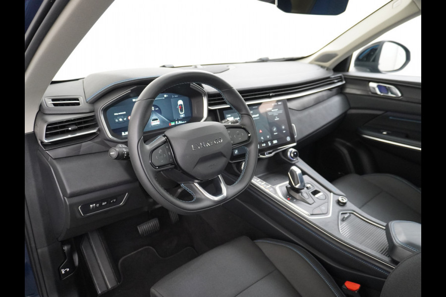 Lynk & Co 01 1.5 PHEV AUT-7 261pk Pano-Schuif-K-dak 20" 360°Camera Apple Carplay Android Auto Adaptive-Cruise Navi Pdc Ecc Keyless Led Plug-I Elek.Memory.Stoel File assistent Dodehoek detector Elektrisch bedienbare achterklep Rijstrooksensor Wifi Verkeersbord detectie 425Nm koppel 3,7kw laadvermogen A-label Euro 6 Hybride Benzine/Elektrisch rijden tot ca.69km 1.800kg trekvermogen