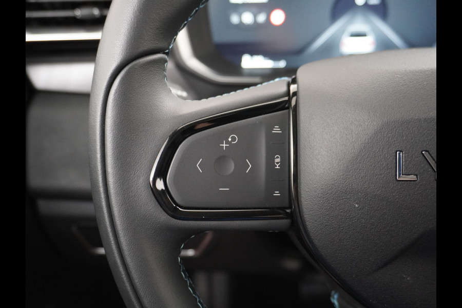 Lynk & Co 01 1.5 PHEV AUT-7 261pk Pano-Schuif-K-dak 20" 360°Camera Apple Carplay Android Auto Adaptive-Cruise Navi Pdc Ecc Keyless Led Plug-I Elek.Memory.Stoel File assistent Dodehoek detector Elektrisch bedienbare achterklep Rijstrooksensor Wifi Verkeersbord detectie 425Nm koppel 3,7kw laadvermogen A-label Euro 6 Hybride Benzine/Elektrisch rijden tot ca.69km 1.800kg trekvermogen