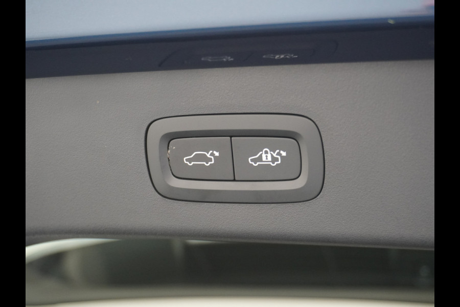 Lynk & Co 01 1.5 PHEV AUT-7 261pk Pano-Schuif-K-dak 20" 360°Camera Apple Carplay Android Auto Adaptive-Cruise Navi Pdc Ecc Keyless Led Plug-I Elek.Memory.Stoel File assistent Dodehoek detector Elektrisch bedienbare achterklep Rijstrooksensor Wifi Verkeersbord detectie 425Nm koppel 3,7kw laadvermogen A-label Euro 6 Hybride Benzine/Elektrisch rijden tot ca.69km 1.800kg trekvermogen