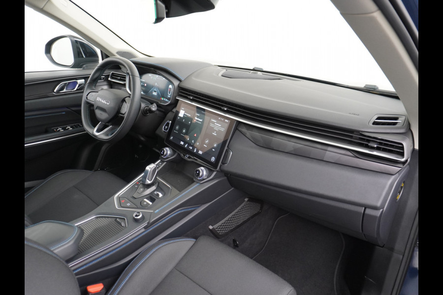 Lynk & Co 01 1.5 PHEV AUT-7 261pk Pano-Schuif-K-dak 20" 360°Camera Apple Carplay Android Auto Adaptive-Cruise Navi Pdc Ecc Keyless Led Plug-I Elek.Memory.Stoel File assistent Dodehoek detector Elektrisch bedienbare achterklep Rijstrooksensor Wifi Verkeersbord detectie 425Nm koppel 3,7kw laadvermogen A-label Euro 6 Hybride Benzine/Elektrisch rijden tot ca.69km 1.800kg trekvermogen