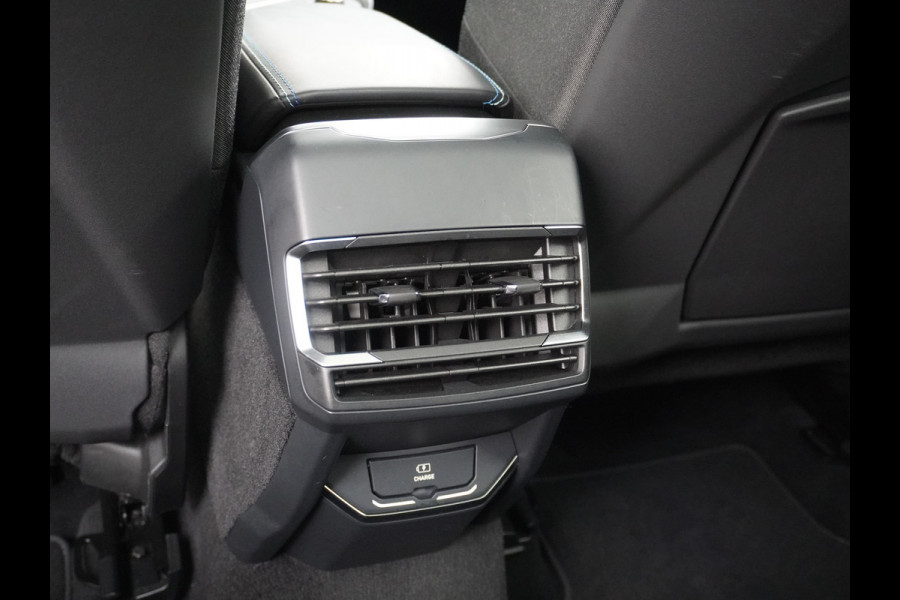 Lynk & Co 01 1.5 PHEV AUT-7 261pk Pano-Schuif-K-dak 20" 360°Camera Apple Carplay Android Auto Adaptive-Cruise Navi Pdc Ecc Keyless Led Plug-I Elek.Memory.Stoel File assistent Dodehoek detector Elektrisch bedienbare achterklep Rijstrooksensor Wifi Verkeersbord detectie 425Nm koppel 3,7kw laadvermogen A-label Euro 6 Hybride Benzine/Elektrisch rijden tot ca.69km 1.800kg trekvermogen