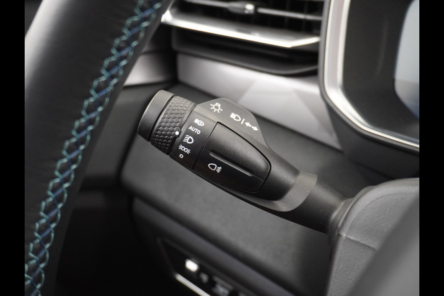 Lynk & Co 01 1.5 PHEV AUT-7 261pk Pano-Schuif-K-dak 20" 360°Camera Apple Carplay Android Auto Adaptive-Cruise Navi Pdc Ecc Keyless Led Plug-I Elek.Memory.Stoel File assistent Dodehoek detector Elektrisch bedienbare achterklep Rijstrooksensor Wifi Verkeersbord detectie 425Nm koppel 3,7kw laadvermogen A-label Euro 6 Hybride Benzine/Elektrisch rijden tot ca.69km 1.800kg trekvermogen