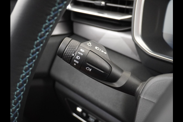 Lynk & Co 01 1.5 PHEV AUT-7 261pk Pano-Schuif-K-dak 20" 360°Camera Apple Carplay Android Auto Adaptive-Cruise Navi Pdc Ecc Keyless Led Plug-I Elek.Memory.Stoel File assistent Dodehoek detector Elektrisch bedienbare achterklep Rijstrooksensor Wifi Verkeersbord detectie 425Nm koppel 3,7kw laadvermogen A-label Euro 6 Hybride Benzine/Elektrisch rijden tot ca.69km 1.800kg trekvermogen
