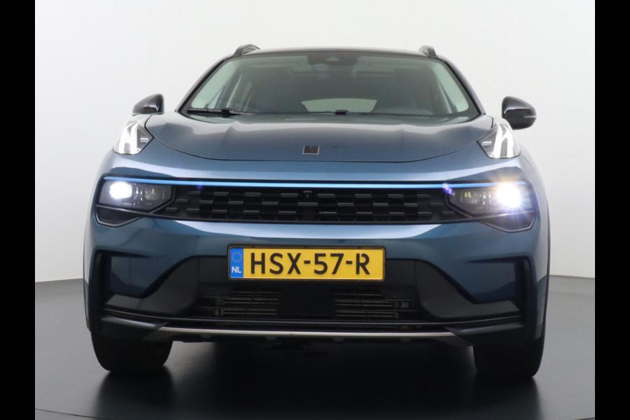 Lynk & Co 01 1.5 PHEV AUT-7 261pk Pano-Schuif-K-dak 20" 360°Camera Apple Carplay Android Auto Adaptive-Cruise Navi Pdc Ecc Keyless Led Plug-I Elek.Memory.Stoel File assistent Dodehoek detector Elektrisch bedienbare achterklep Rijstrooksensor Wifi Verkeersbord detectie 425Nm koppel 3,7kw laadvermogen A-label Euro 6 Hybride Benzine/Elektrisch rijden tot ca.69km 1.800kg trekvermogen