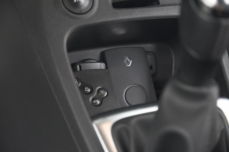 Renault Captur TCe 90 Intens | Camera | Dodehoekdetectie | Navigatie | Parkeersensoren