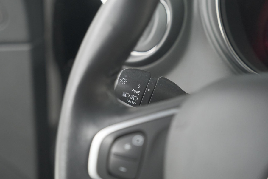 Renault Captur TCe 90 Intens | Camera | Dodehoekdetectie | Navigatie | Parkeersensoren