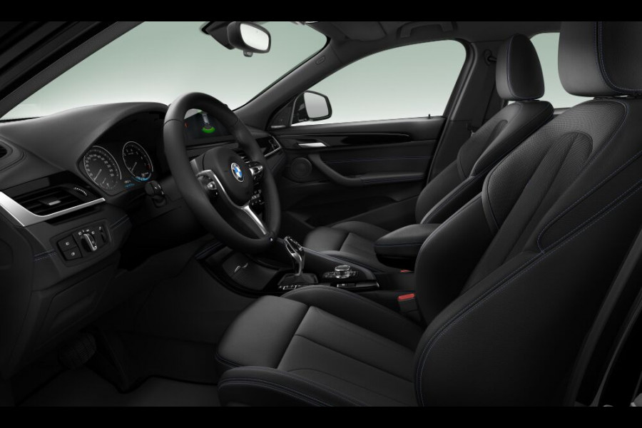 BMW X2 sDrive20i M-Sport - Pano - Trekhaak - Harman Kardon - Camera - Head-Up