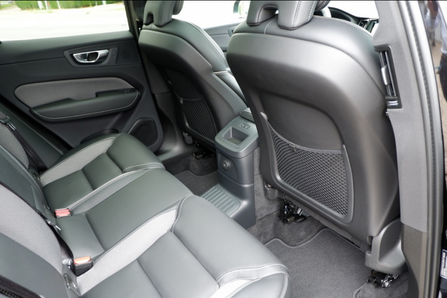 Volvo XC60 2.0 T6 AWD Plug in Hybrid 350PK Plus Black Edition Long Range