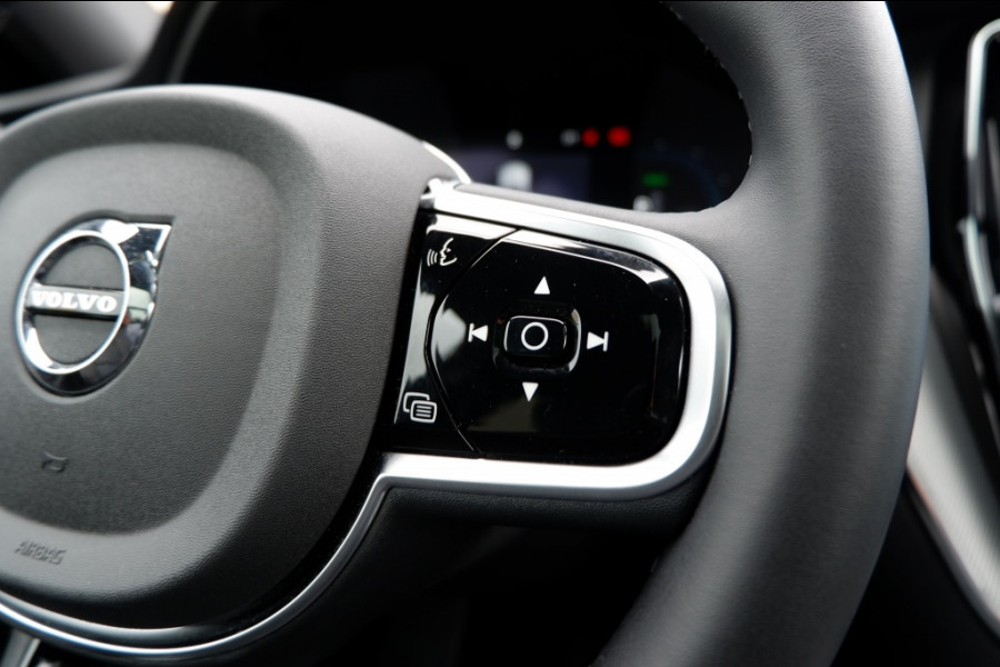 Volvo XC60 2.0 T6 AWD Plug in Hybrid 350PK Plus Black Edition Long Range