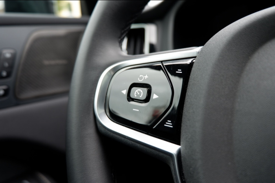 Volvo XC60 2.0 T6 AWD Plug in Hybrid 350PK Plus Black Edition Long Range