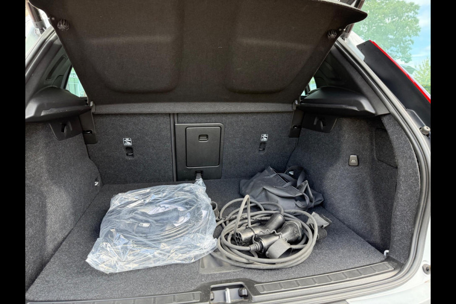 Volvo XC40 1.5 T4 Recharge Inscription Expression - Automaat - Navi - Leder - Parkeerhulp