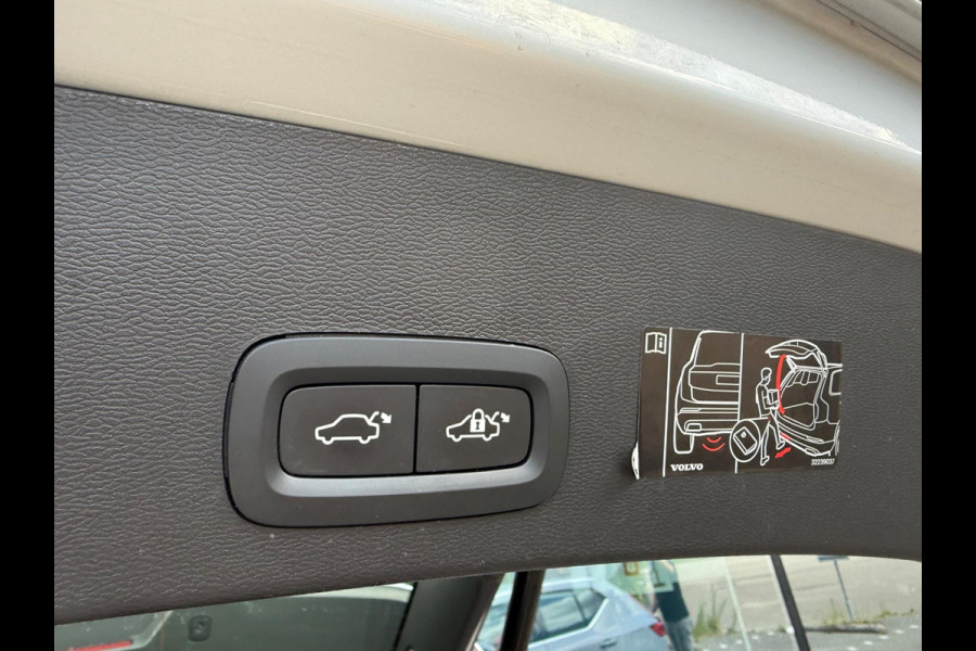 Volvo XC40 1.5 T4 Recharge Inscription Expression - Automaat - Navi - Leder - Parkeerhulp