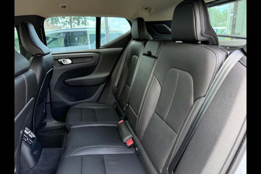 Volvo XC40 1.5 T4 Recharge Inscription Expression - Automaat - Navi - Leder - Parkeerhulp