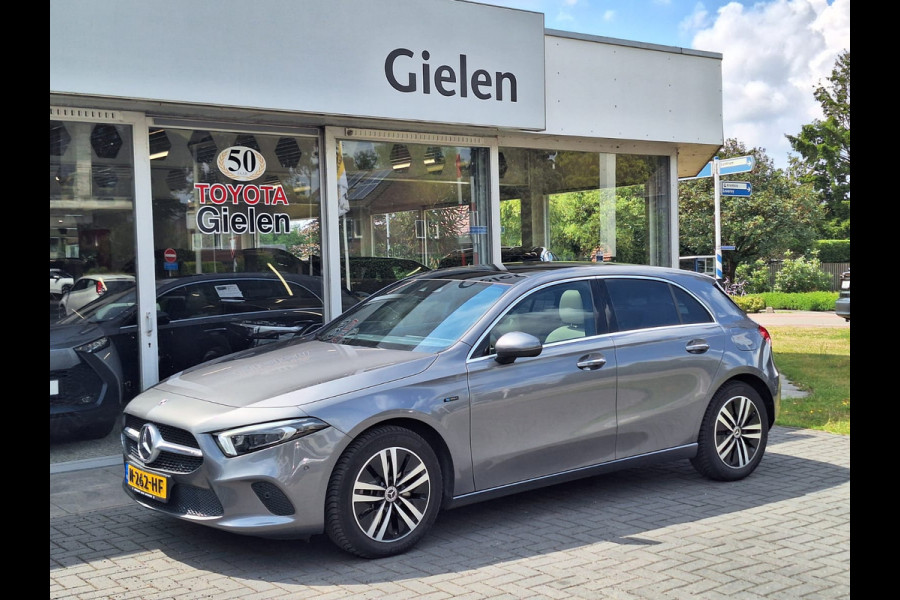 Mercedes-Benz A-Klasse A 250e 218pk Business Solution Luxury Limited | Pano-dak, Memory, Burmester, Sfeerverlichting, PDC