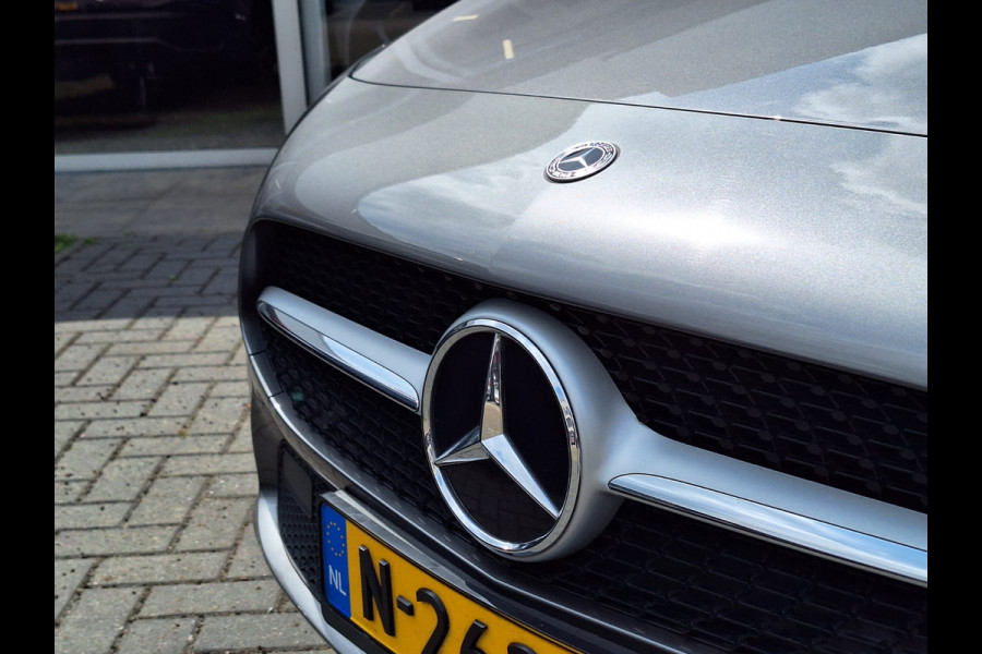 Mercedes-Benz A-Klasse A 250e 218pk Business Solution Luxury Limited | Pano-dak, Memory, Burmester, Sfeerverlichting, PDC