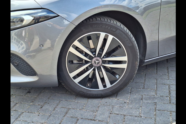 Mercedes-Benz A-Klasse A 250e 218pk Business Solution Luxury Limited | Pano-dak, Memory, Burmester, Sfeerverlichting, PDC
