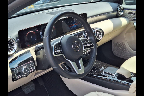 Mercedes-Benz A-Klasse A 250e 218pk Business Solution Luxury Limited | Pano-dak, Memory, Burmester, Sfeerverlichting, PDC